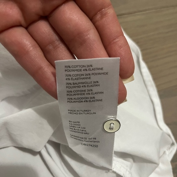 Maeve by Anthropologie White Cap Sleeve Button Down Blouse. Small - Picture 3 of 6